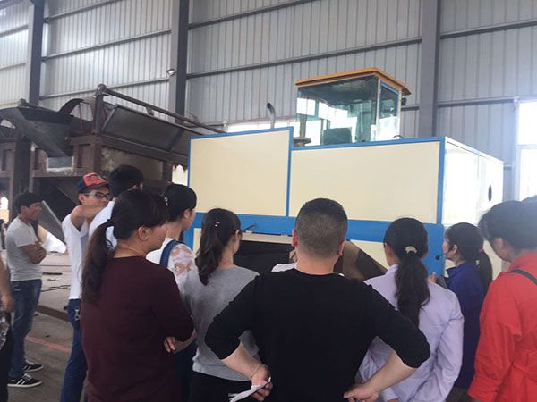 我公司組織員工去設備廠參觀學習圖8