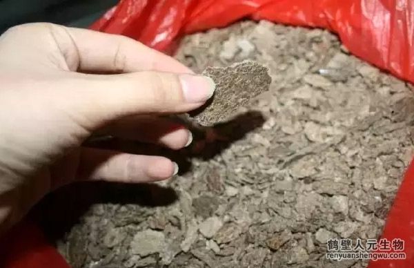 1噸雞糞可以發(fā)酵生產(chǎn)多少有機肥？這種雞糞有機肥是酸性還是堿性