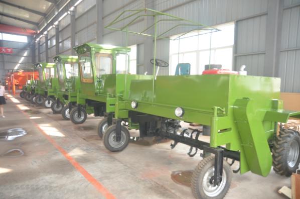 小型雞糞翻堆機_地面翻糞機_輪式翻堆機