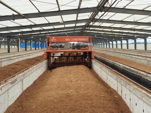 槽式翻堆機(jī) 槽式翻堆機(jī)